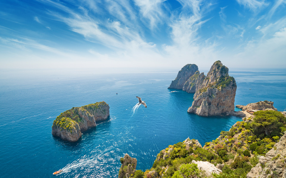 Boat tour towards the Blue Grotto of Capri