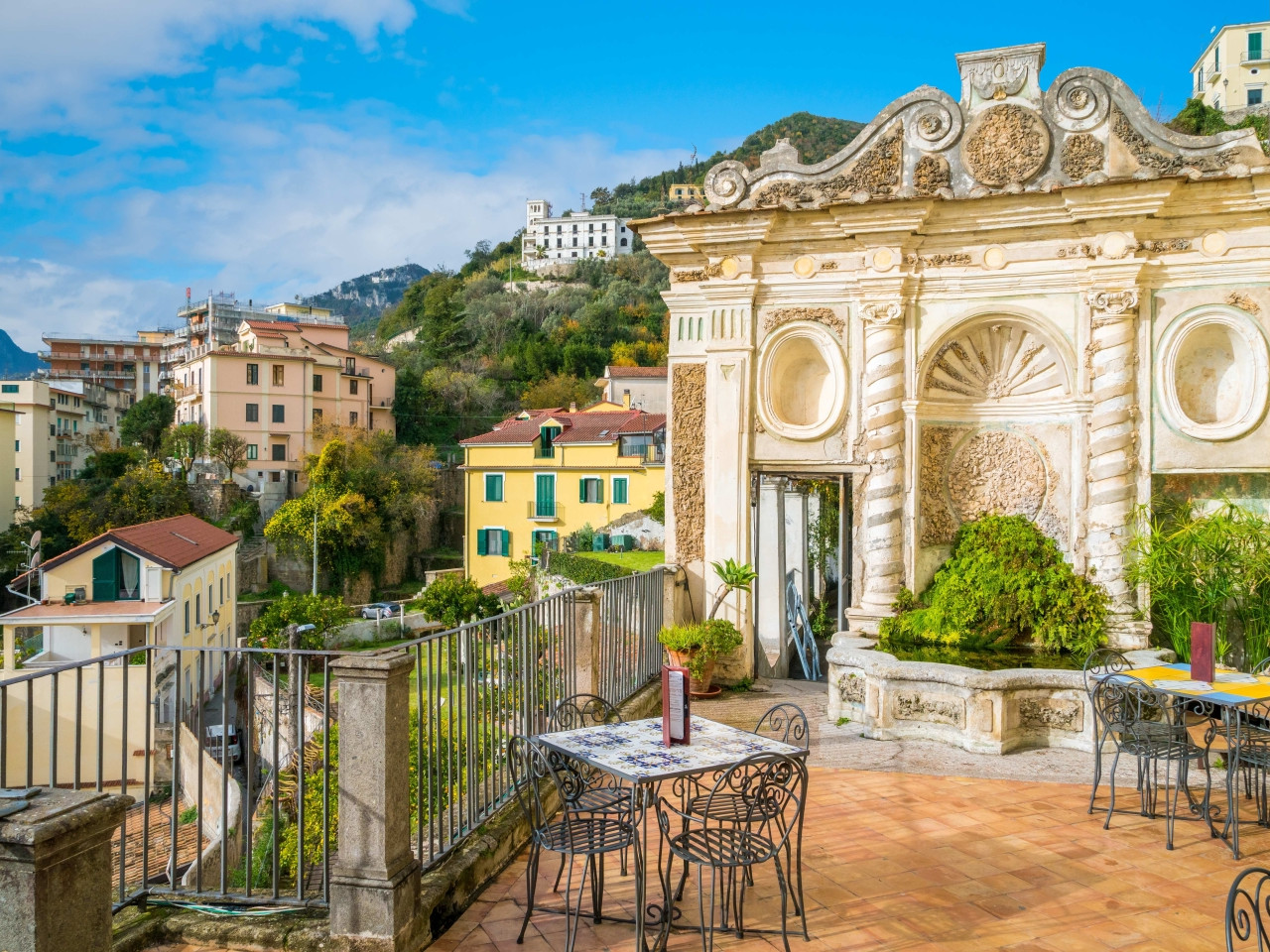 Vista panoramica sul centro storico di Salerno dal Giardino della Minerva