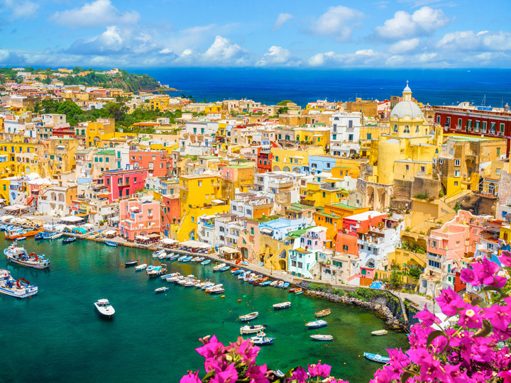 Procida: traghetti, cosa vedere e come arrivare - Coastrider